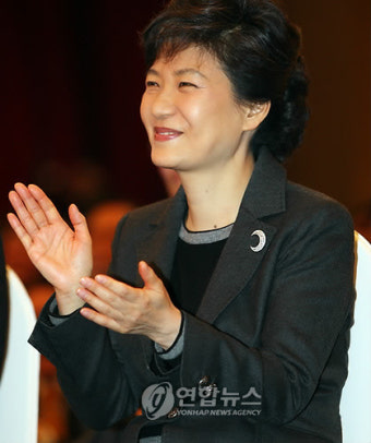 박근혜, 비판론 제기속 T.K 방문