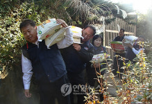 통영시공무원노조, 쌀로 이웃사랑 실천