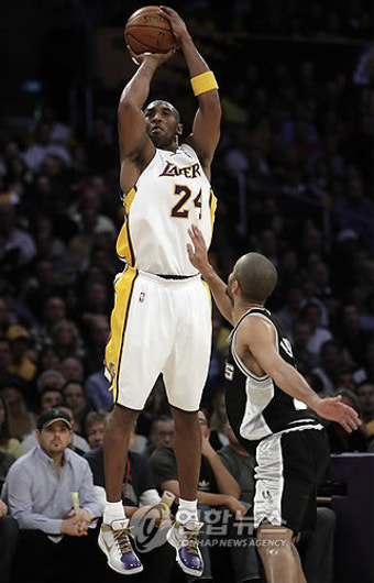 -NBA- 보스턴 8연승..레이커스 4연승