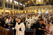 새남터성당성물점 | 종신서원 미사