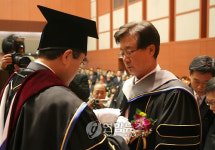 강재섭 前대표 전북대서 명예 수의학박사