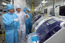 이윤호 장관, 서울반도체 방문