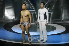연극 SM아트홀 무대 위에