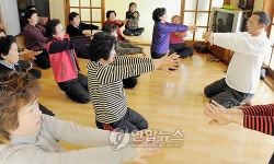 한방 기공체조로 건강관리합니다