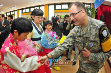 <최북단 DMZ 대성동초교 미니졸업식>(종합)