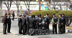 사장 가로막은 토공 노조