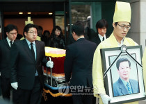 영원한 안식으로 향하는 故 김흥기