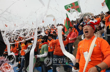 강릉 축구 열기속으로