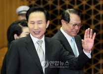 이 대통령, 올해 첫 순방 마치고 귀국