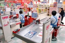 홈플러스, 계산대에 의자 설치