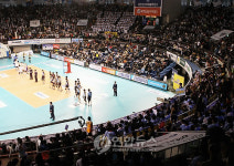 만원관중 대전 충무체육관