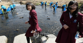 물을 청소합시다.