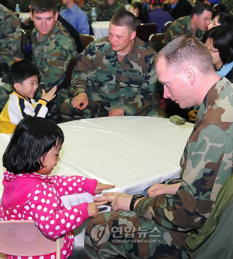 한미 해군장병, 복지시설 위문