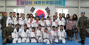 동명부대 태권도교실 첫 유단자 배출