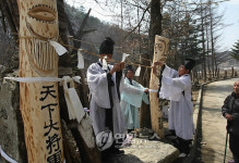 춘천 산골마을서 무병장수 기원 장승제