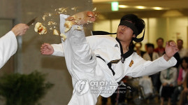 쾌유 기원 발차기