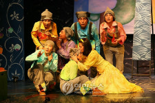 출연배우 전원 교체한 <백설공주를 사랑한 난장이>