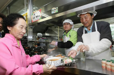 경로당 찾은 손학규 전 대표