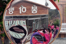 봉하마을 찾은 관광객들