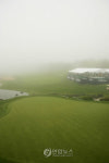 안개로 뒤덮인 핀크스 골프장