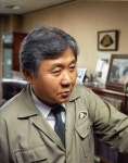 <사람들> 창립 50돌 영안모자 백성학 회장