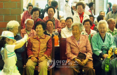 춘천 강촌서 경로잔치