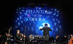 8년만에 돌아온 오페라의 유령