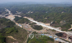 동서를 잇는 서울~춘천 고속도