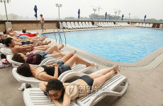 해밀톤 호텔 야외 수영장 개장