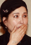놀란 표정의 김애경