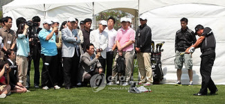 원포인트 레슨하는 최경주