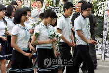 <盧전대통령 서거>후배들의 추모