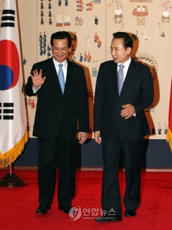 <한-아세안>李대통령, 응웬 떤 중 베트남 총리 접견