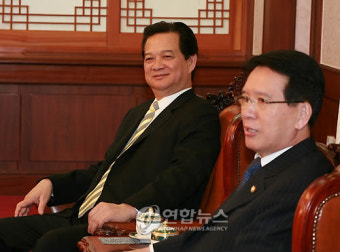 <한-아세안>국회의장, 응웬 떤 중 베트남 총리 접견