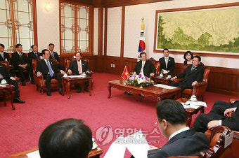 <한-아세안>국회의장, 응웬 떤 중 베트남 총리 접견