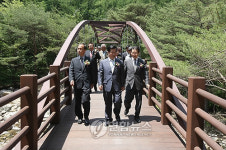 <카메라뉴스> 무주 칠연의총 교량 준공