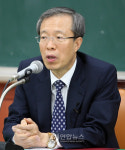 강연하는 이석연 법제처장