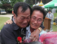 개야도 납북어부의 37년만의 화해