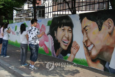 벽화로 단장한 청주의 아파트
