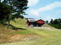 제14대 선조 및 의인왕후 박씨, 계비 인목왕후 김씨 목릉