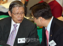 기부문화 토론회 축사하는 강병규 차관