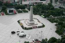 우루무치 도심 배치된 무장 중국경찰