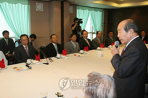 민주당 원로들, 정청래 대표에게 과격한 행보 지양해야 쓴소리...화두는 변화와 협력