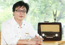 영화 국가대표를 연출한 김용화 감독