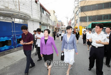 성매매집결지 찾은 여성부장관