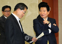 정론관에서 문국현대표 만난 안상수원내대표