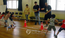 인천 섬마을 초교생 영어로 더위 쫓아요