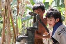 오아시스세탁소.., 우물파기 기부공연