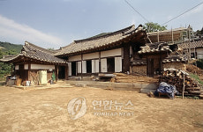 고성 왕곡마을서 전통가옥 숨결 느껴보세요