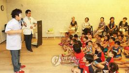 치아관리 강의하는 김병만